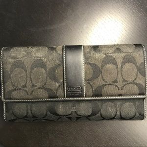 ✨ Coach Wallet ✨